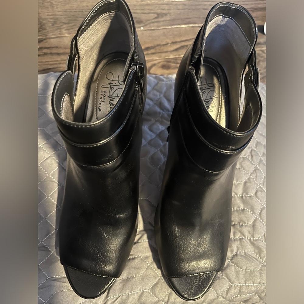Ladies Violet Black Open Toe Heels